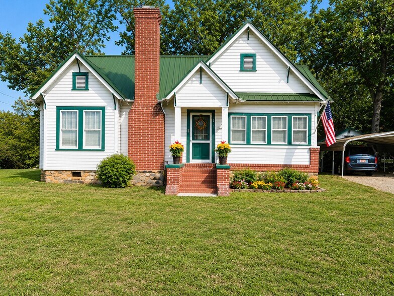 More Photos Of 3414 US-411, White Mixed Retail For Sale