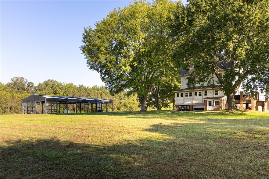 More Photos Of 667 Hustle Rd, Hustle Winery Vineyard For Sale