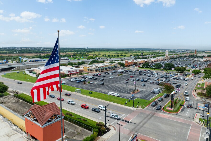 More Photos Of 3941 S Interstate 35, San Marcos Storefront For Sale
