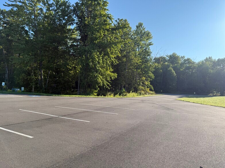 More Photos Of 8287-8289 Loop Rd, Baldwinsville Office For Lease