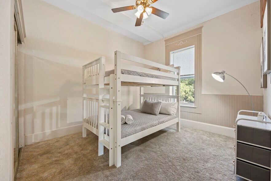 More Photos Of 92 Washington St, Saint Augustine Specialty For Sale