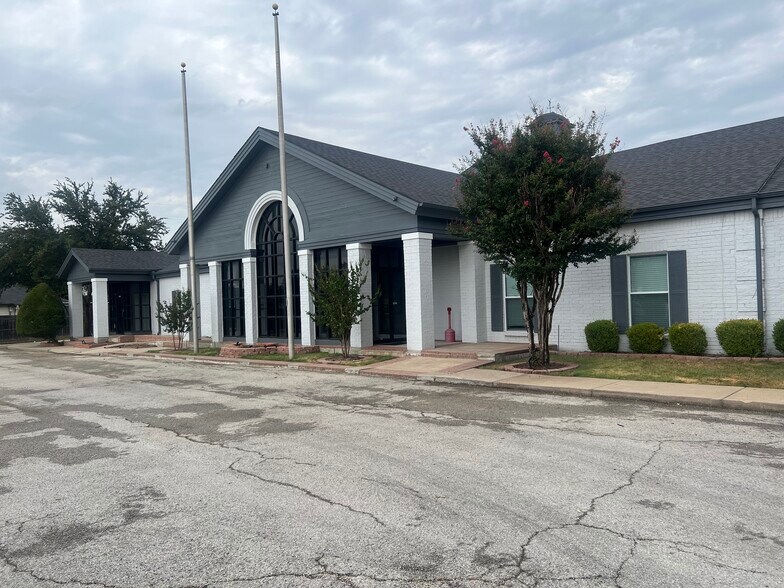 More Photos Of 5200 Paige Rd, The Colony Medical For Sale