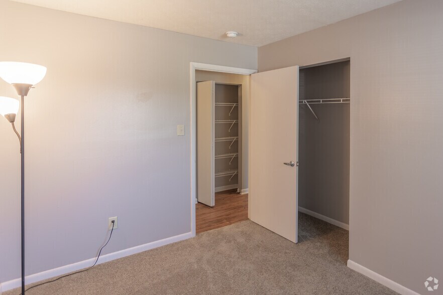 More Photos Of 100 Meadow Trail Dr, Highland Heights Apartments For Sale