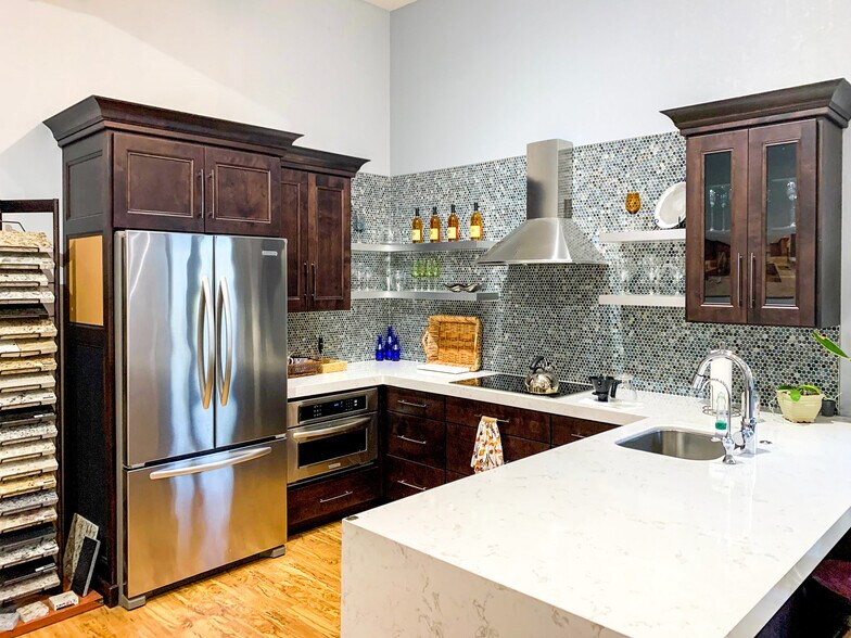 More Photos Of 3636 S 108th St, Milwaukee Freestanding For Sale