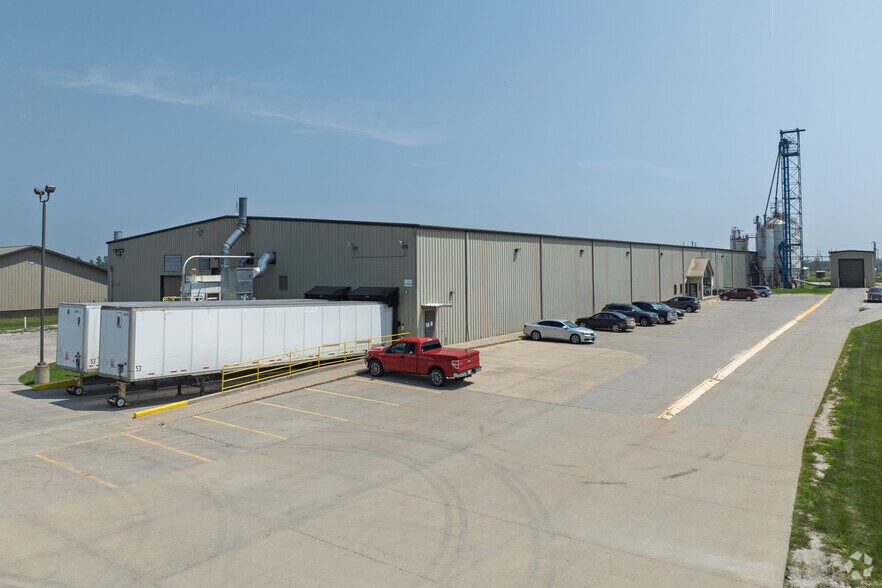 Primary Photo Of 1210 N 14th St, Indianola Warehouse For Sale