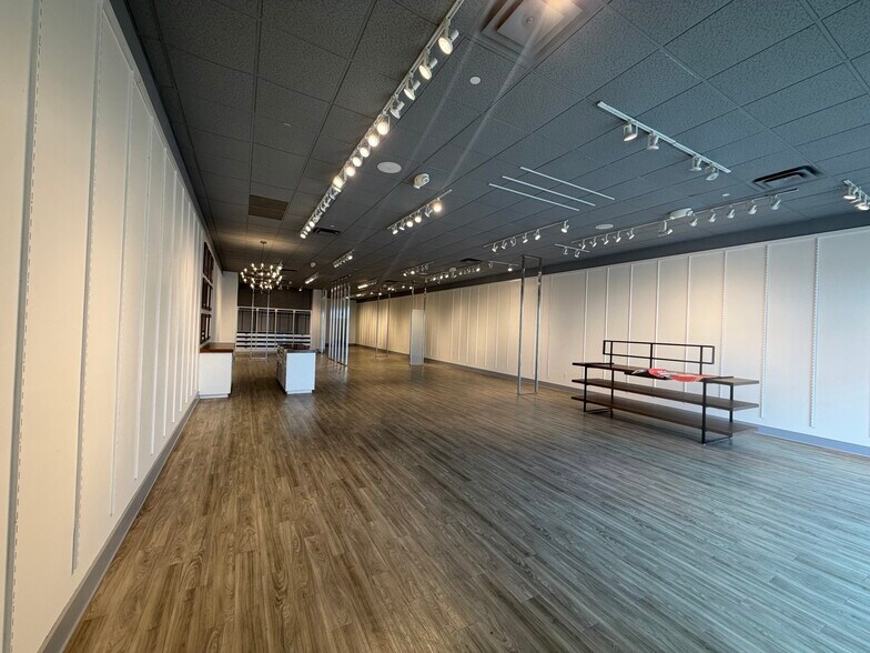 More Photos Of 6070 Perry Worth Rd, Whitestown Unknown For Lease