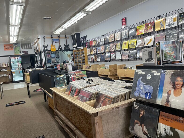 More Photos Of 124 E Superior St, Alma Storefront Retail Office For Sale