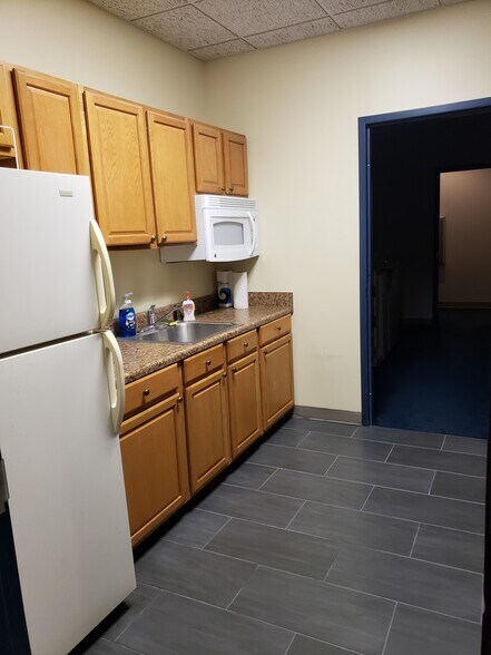 More Photos Of 6111 Gazebo Park Pl N, Jacksonville Medical For Lease