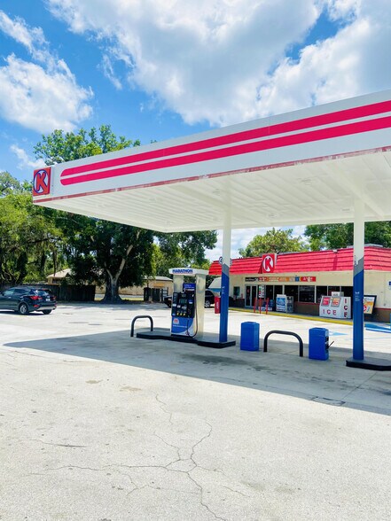 More Photos Of 1606 Shepard Ln, Intercession City Convenience Store For Sale