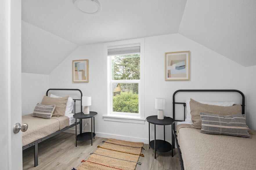 More Photos Of Ocean Rogue Inn, Rockaway Beach Hospitality For Sale