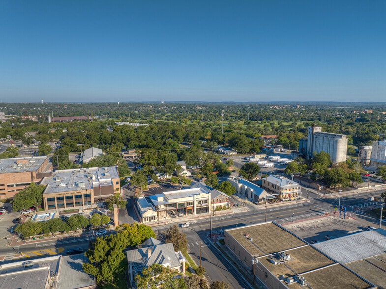 More Photos Of 207 E San Antonio St, New Braunfels Loft Creative Space For Lease