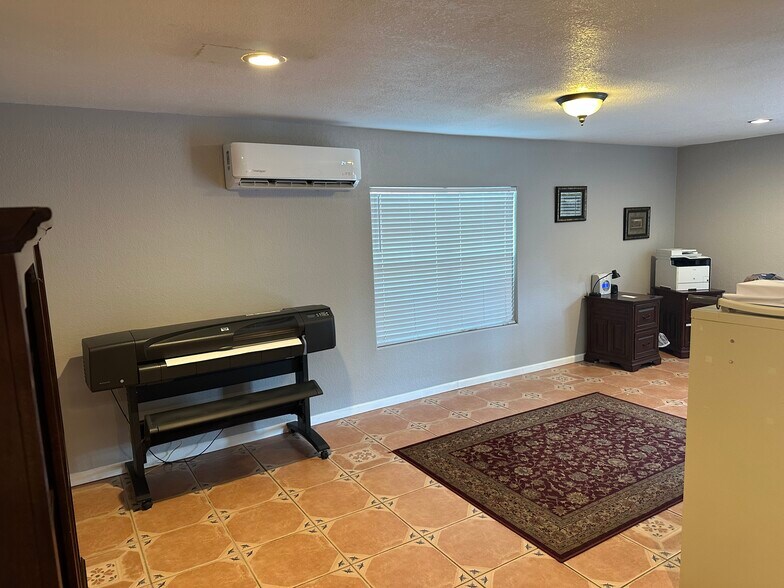 More Photos Of 1319 March Rd, San Antonio Loft Creative Space For Lease