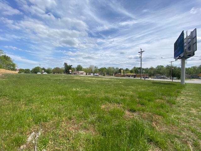 More Photos Of .94+/- Acre U.S. Highway 60 East, Republic Land For Sale