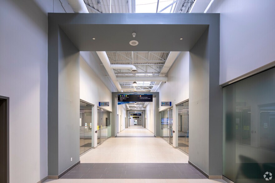 More Photos Of 2 Champagne Dr, Toronto Medical For Lease