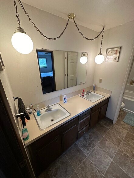 More Photos Of 4561 Chippewa Ct SE, Salem Multifamily For Sale