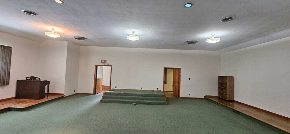 More Photos Of 210 Wolf Ave, Englewood Lodge Meeting Hall For Sale