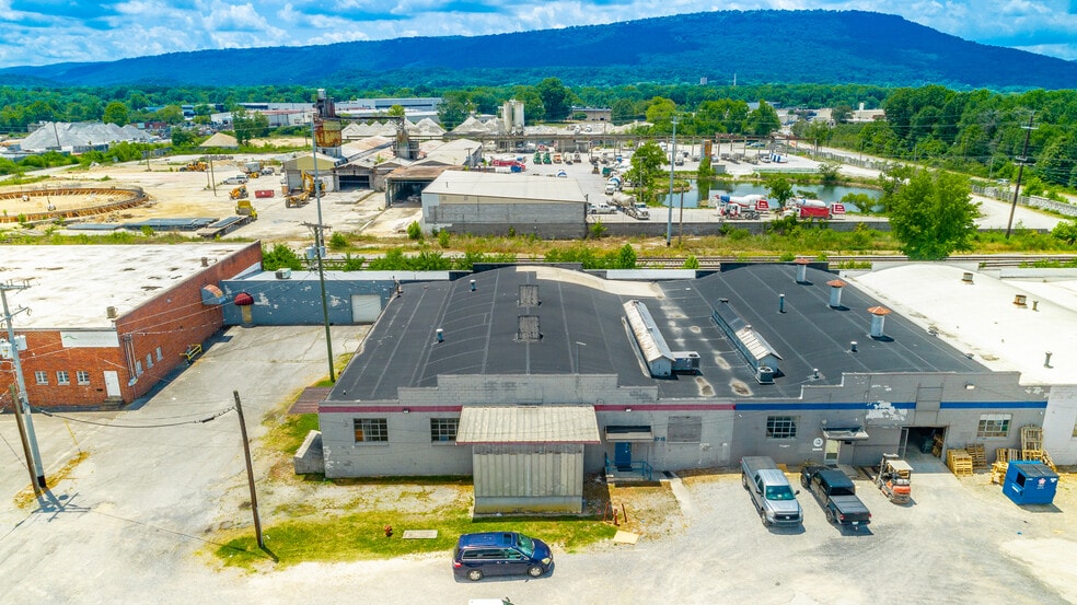 Primary Photo Of 3715 Calhoun Ave, Chattanooga Manufacturing For Lease