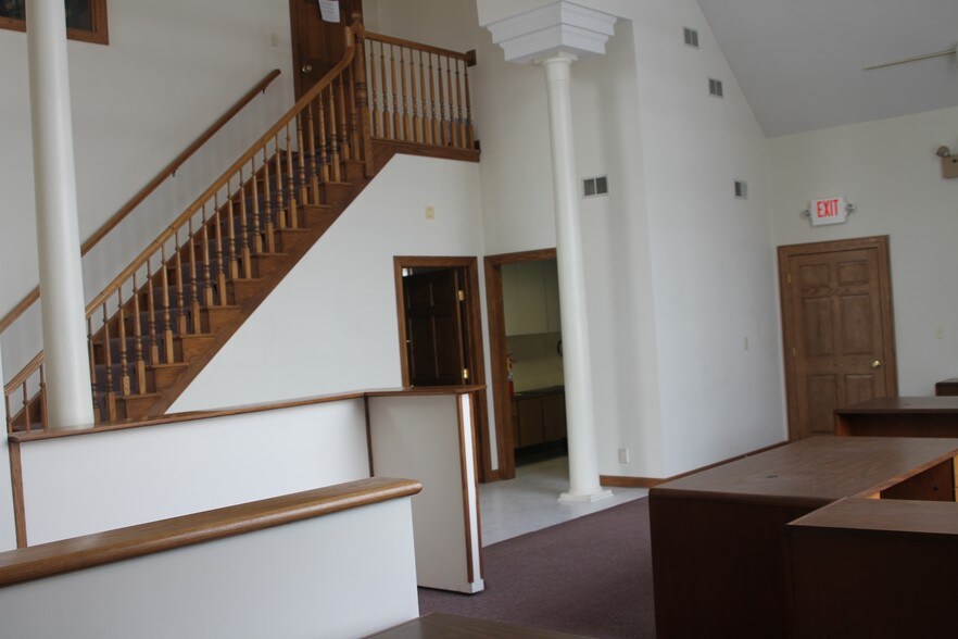 More Photos Of 201 E Dundee Rd, Palatine Office For Sale