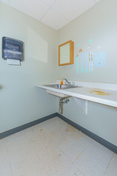 More Photos Of 961-963 State Route 146, Clifton Park Medical For Lease