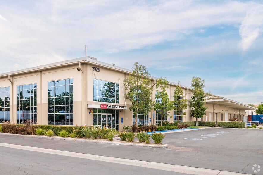 More Photos Of 1920-1928 Malvern St, Fullerton Distribution For Lease