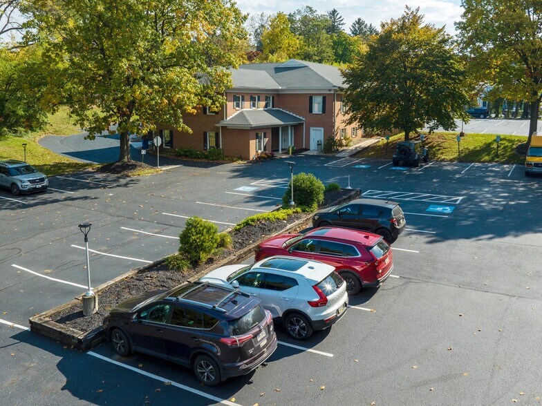 More Photos Of 1399 S Queen St, York Medical For Lease