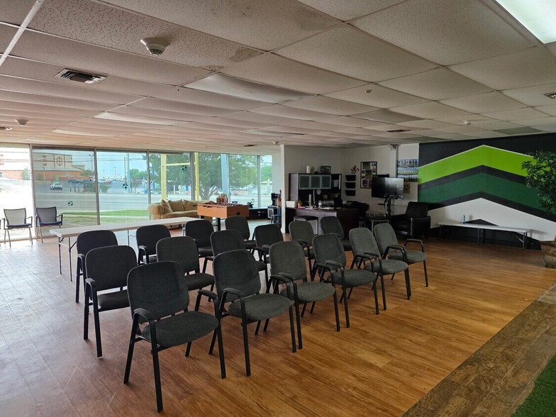 More Photos Of 1438 Pat Booker Rd, Universal City Freestanding For Lease