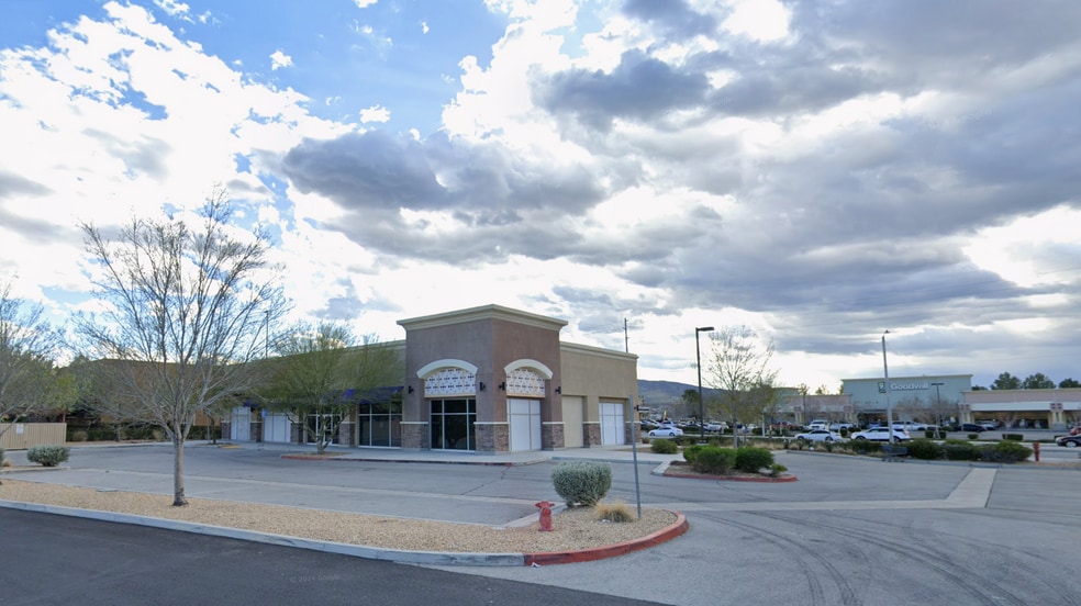 More Photos Of 40038 10th St W, Palmdale Freestanding For Sale