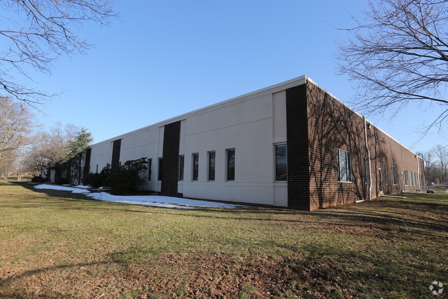 More Photos Of 370 Campus Dr, Somerset Office For Lease