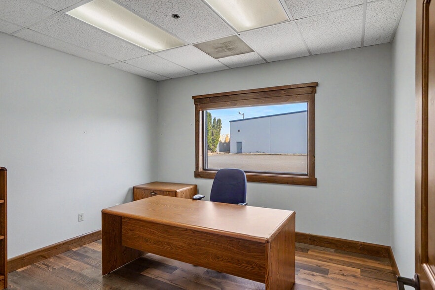 More Photos Of 3025 Kathryn Ave NE, Albany Warehouse For Lease
