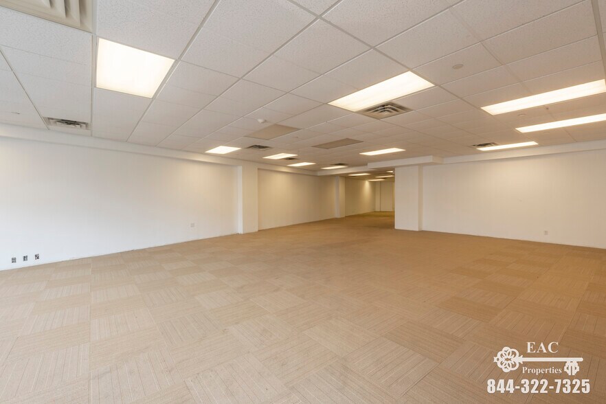 More Photos Of 48 Westport Ave, Norwalk Supermarket For Lease