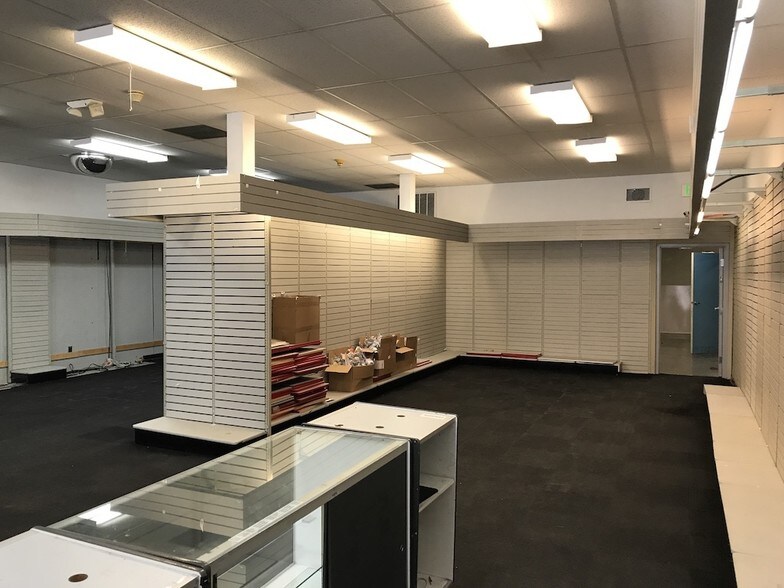 More Photos Of 563-575 San Pablo Ave, Albany Storefront For Sale