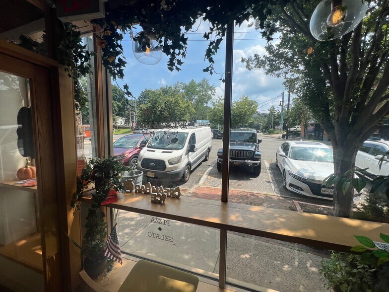 More Photos Of 473-475 Ashford Ave, Ardsley Office For Lease