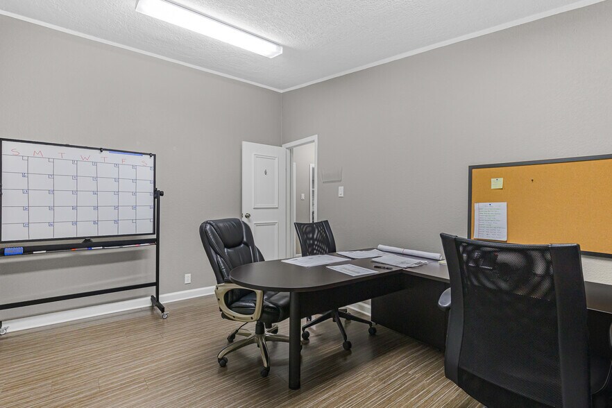 More Photos Of 9949 Clodine Rd, Richmond Office For Sale