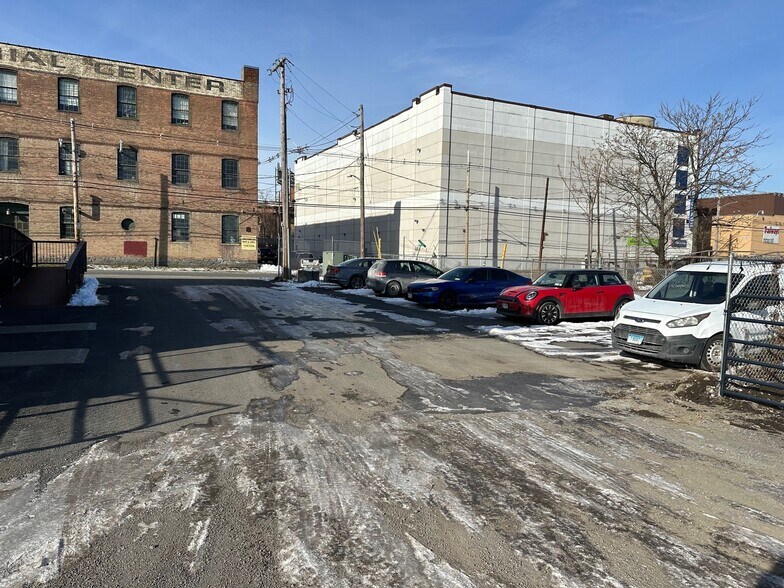 More Photos Of 5 Broadway, Albany Marina For Sale