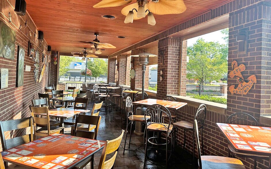 More Photos Of 25853 5 Mile Rd, Redford Township Freestanding For Sale