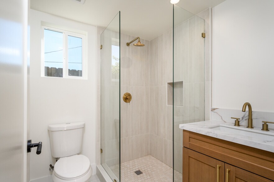 More Photos Of 5822 Gage Ave, Bell Gardens Apartments For Sale