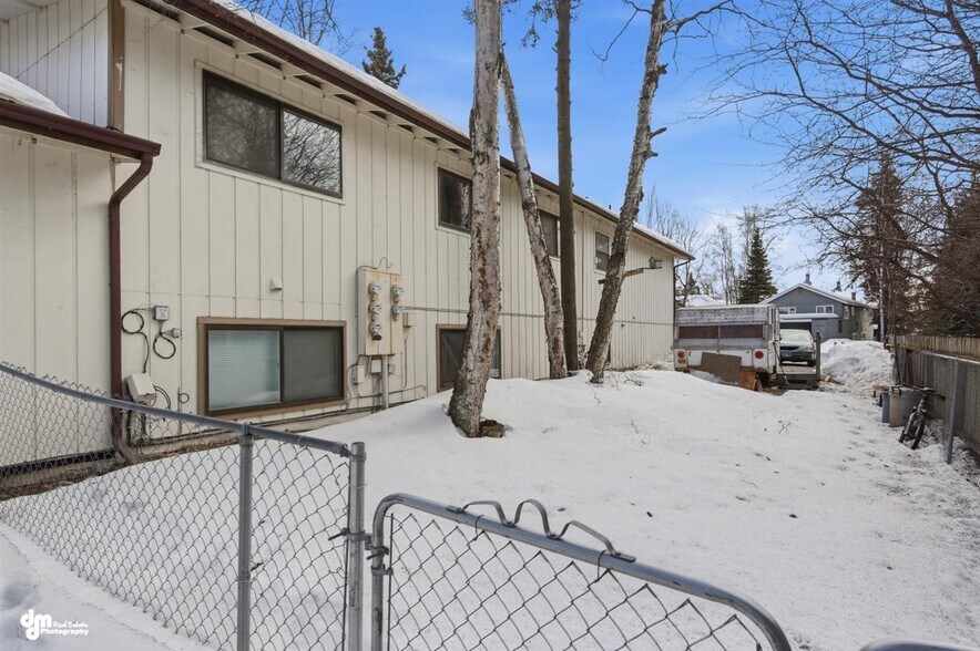More Photos Of 12521 Tanada Loop, Anchorage Multifamily For Sale