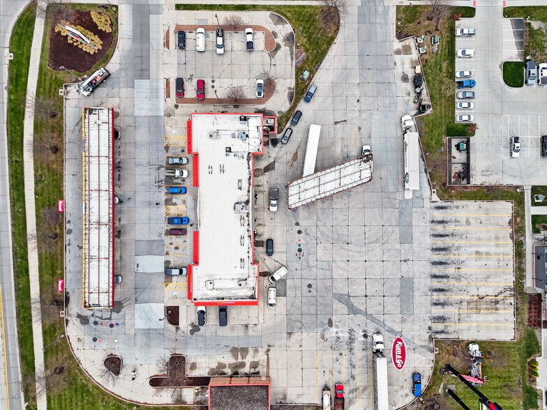 More Photos Of 2108 Isaac Newton Dr, Ames Restaurant For Lease