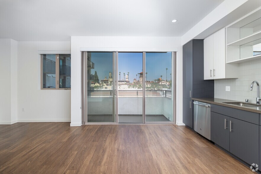 More Photos Of 3750 Main St, Riverside Apartments For Lease