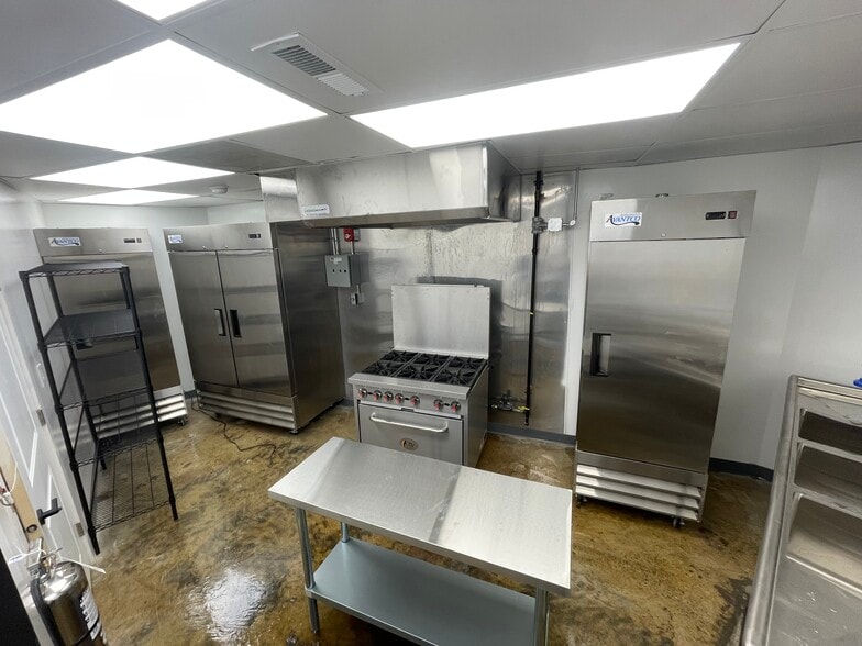 More Photos Of 3805 S Wilmington St, Raleigh Research And Development For Sale