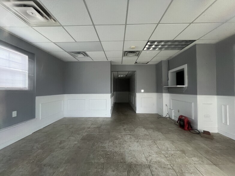 More Photos Of 410 Walnut St, New Richmond Office For Sale