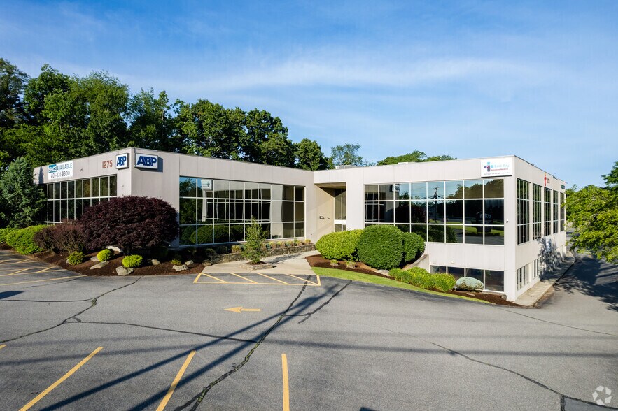 More Photos Of 1275 Wampanoag Trl, East Providence Office For Lease