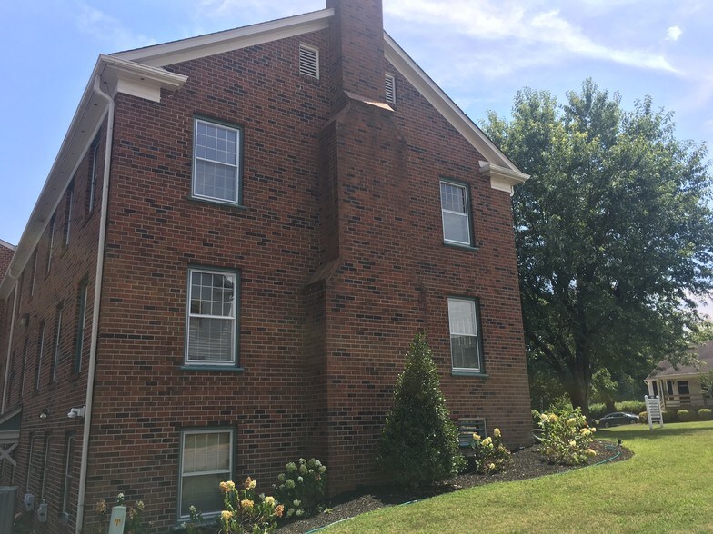 More Photos Of 7300 Hanover Green Dr, Mechanicsville Office For Lease