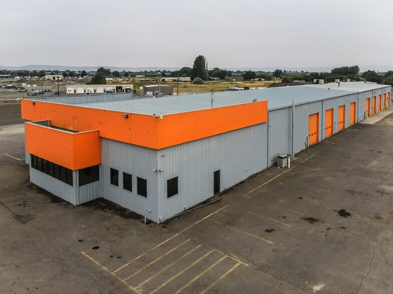 More Photos Of 501 Stover Rd, Grandview Industrial For Sale