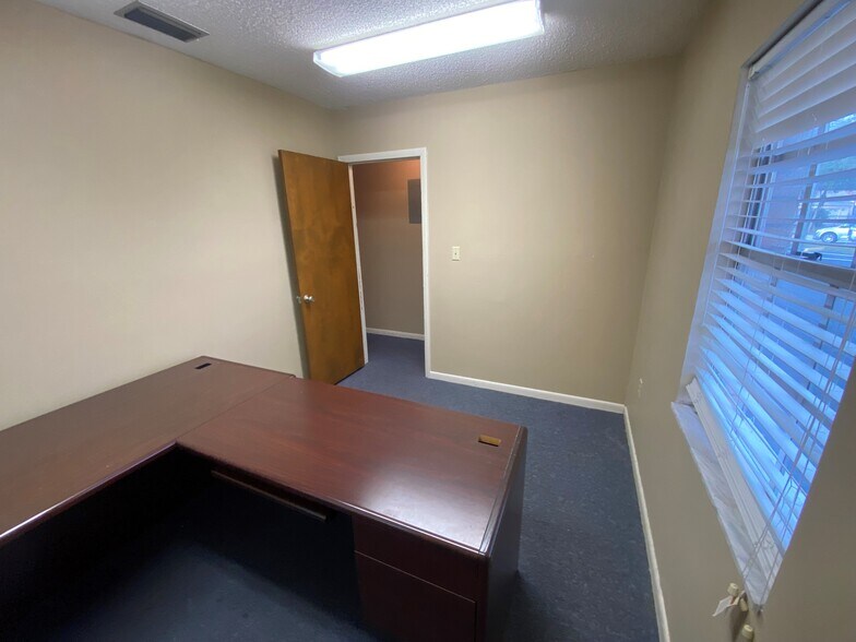 More Photos Of 2201 S Bay St, Eustis Office For Lease