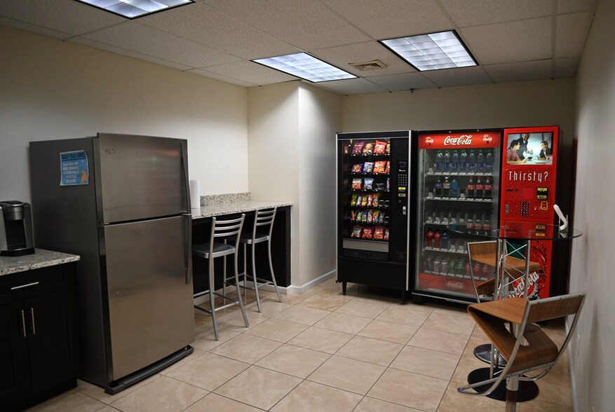 More Photos Of 490 Wheeler Rd, Hauppauge Office For Lease