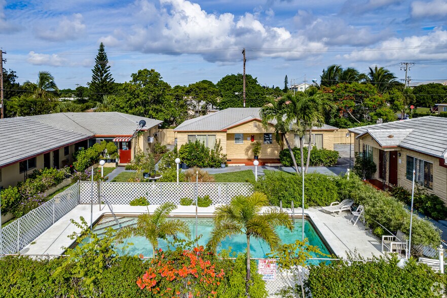 Primary Photo Of 709 S Dixie Hwy, Lake Worth Hotel For Sale