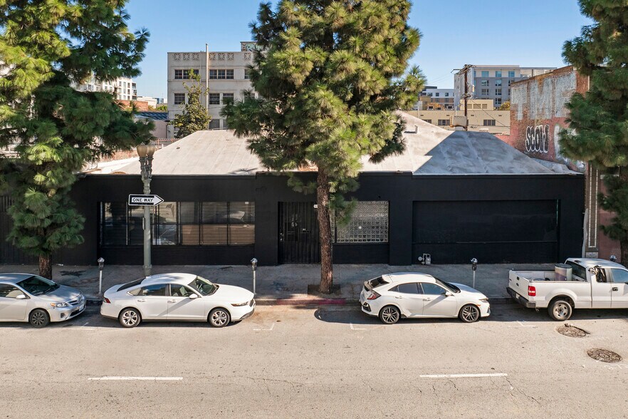 Primary Photo Of 1326 S Grand Ave, Los Angeles Warehouse For Sale