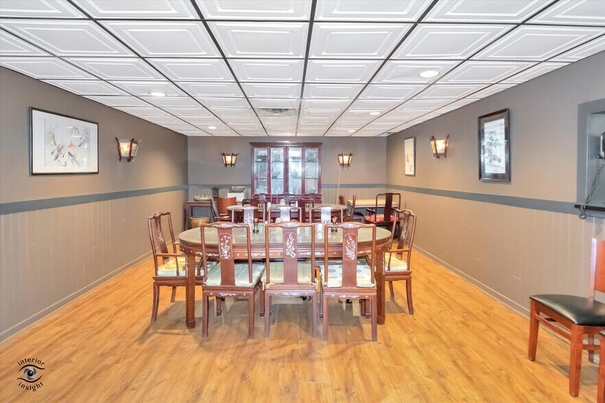 More Photos Of 1044 E 9th St, Lockport Restaurant For Sale