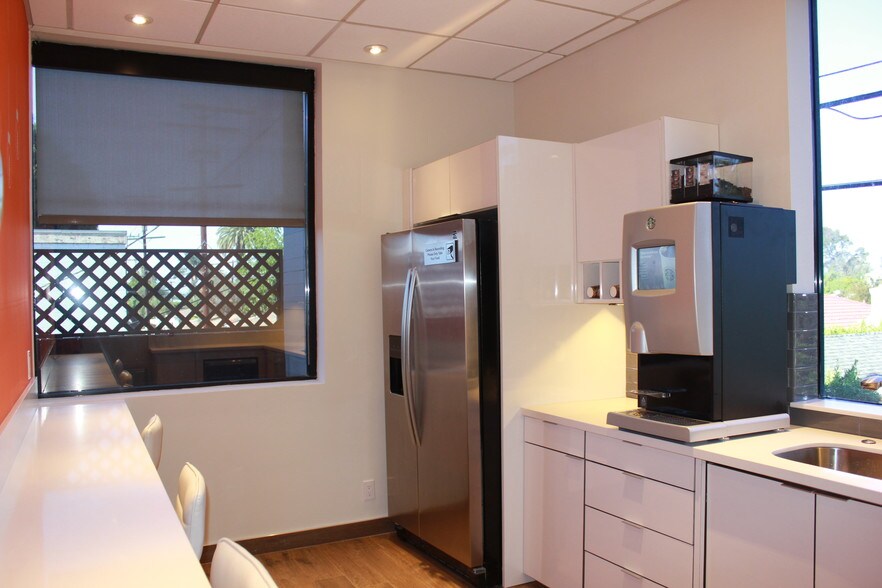 More Photos Of 13101 W Washington Blvd, Culver City Loft Creative Space For Lease